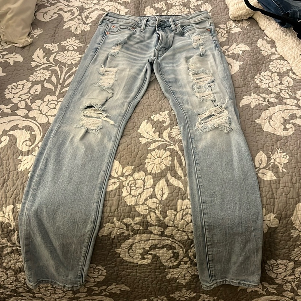 EUC - American Eagle Slim Airflex+ 29x30 light wash distressed jeans